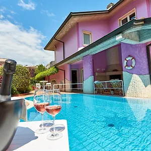 Lilla 3*, Desenzano del Garda Italia